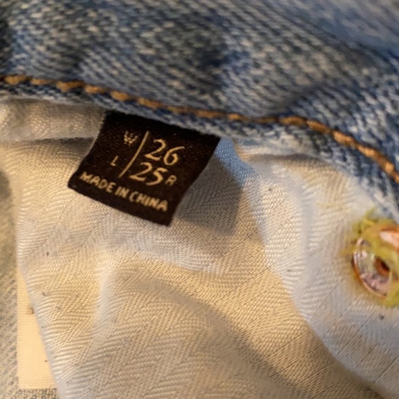 Abercrombie & Fitch Distressed Button Fly Light wash Women’s Jeans Size 26 - Picture 4 of 12